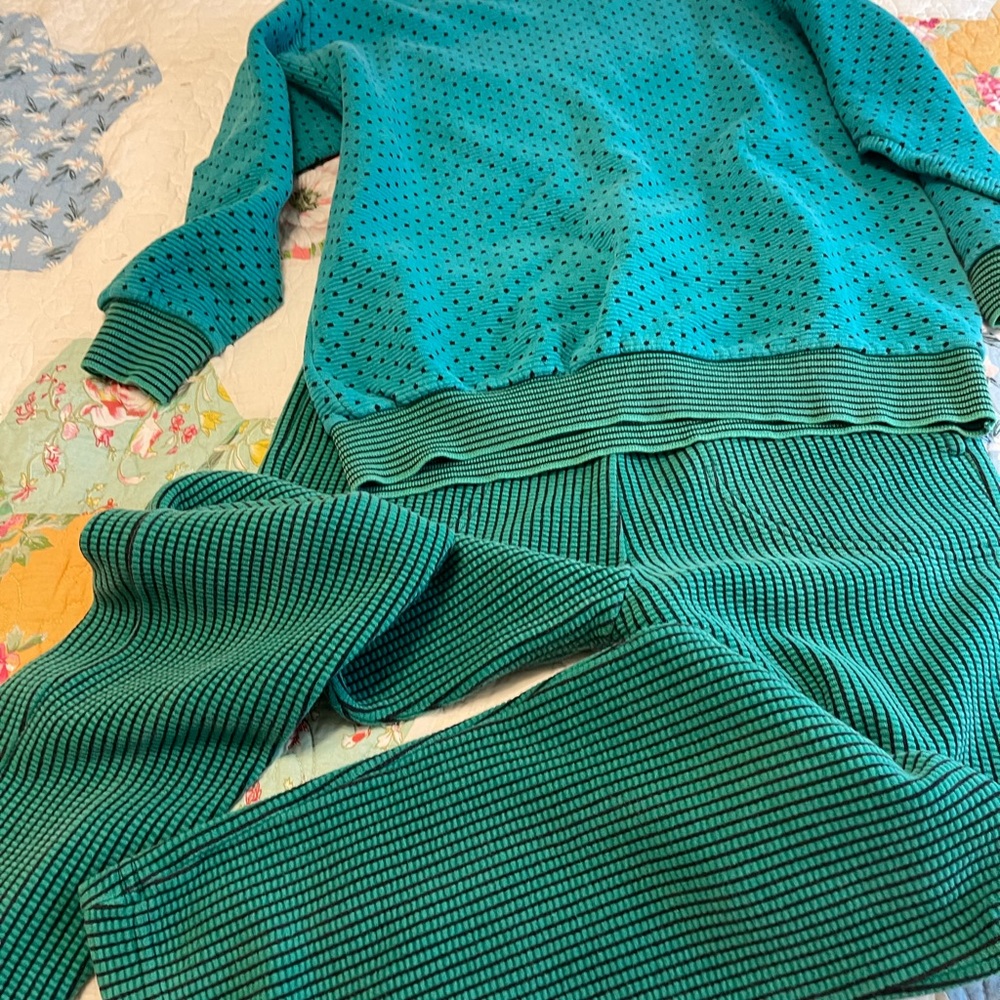 Neiman Marcus Teal Crew Neck Sweater